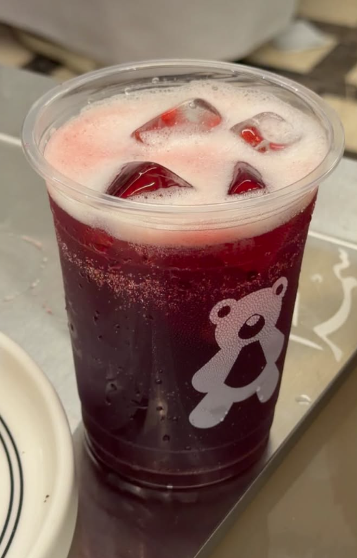 Iced berry refresher in a Samra cup